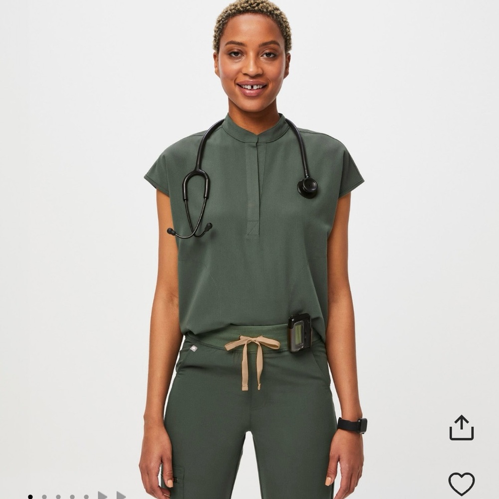 Figs Moss Rafaela Oversized Scrub Top